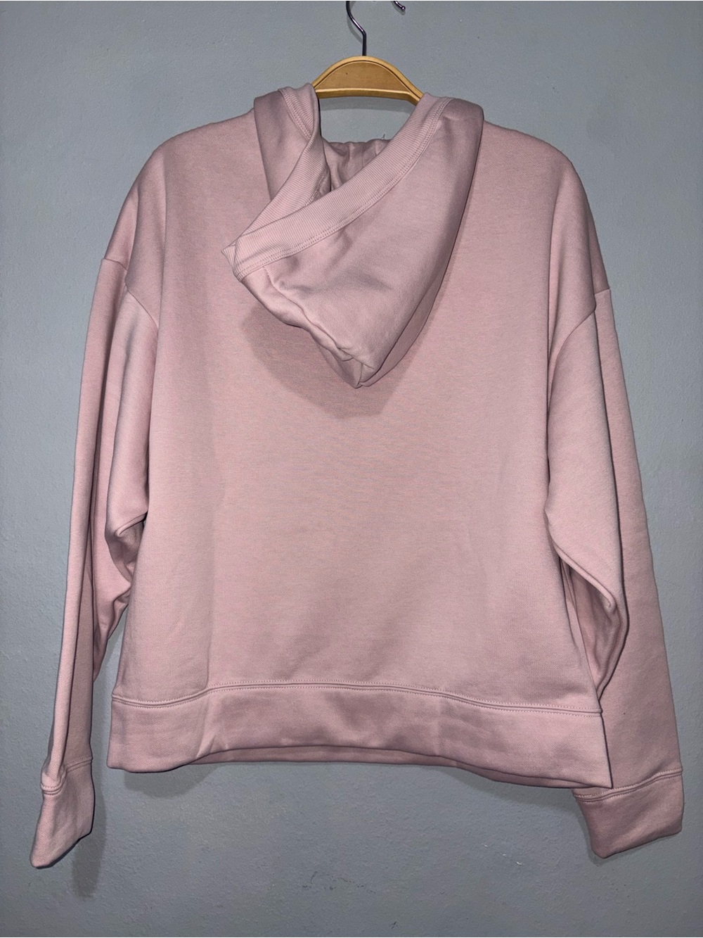 Puma Women's Light Pink V-Neck Pullover Sweater - Picture 4 of 13
